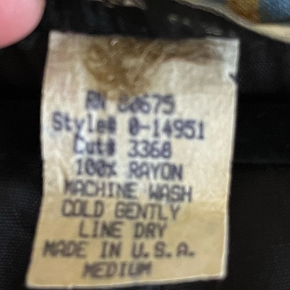 Intriguing Threads Colorful Fall blazer size M
W8 - Picture 7 of 7